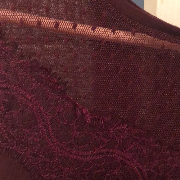 Maroon Tanktop with Lace - Picture 3 of 4